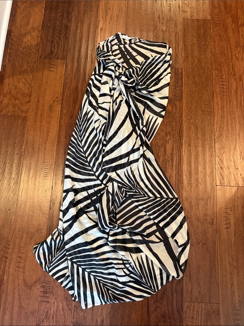 Calvin Klein Black & Cream Palm-Print sarong